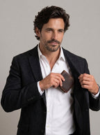 JUANFRAN cartera clásica de estilo retro - hombre con el producto