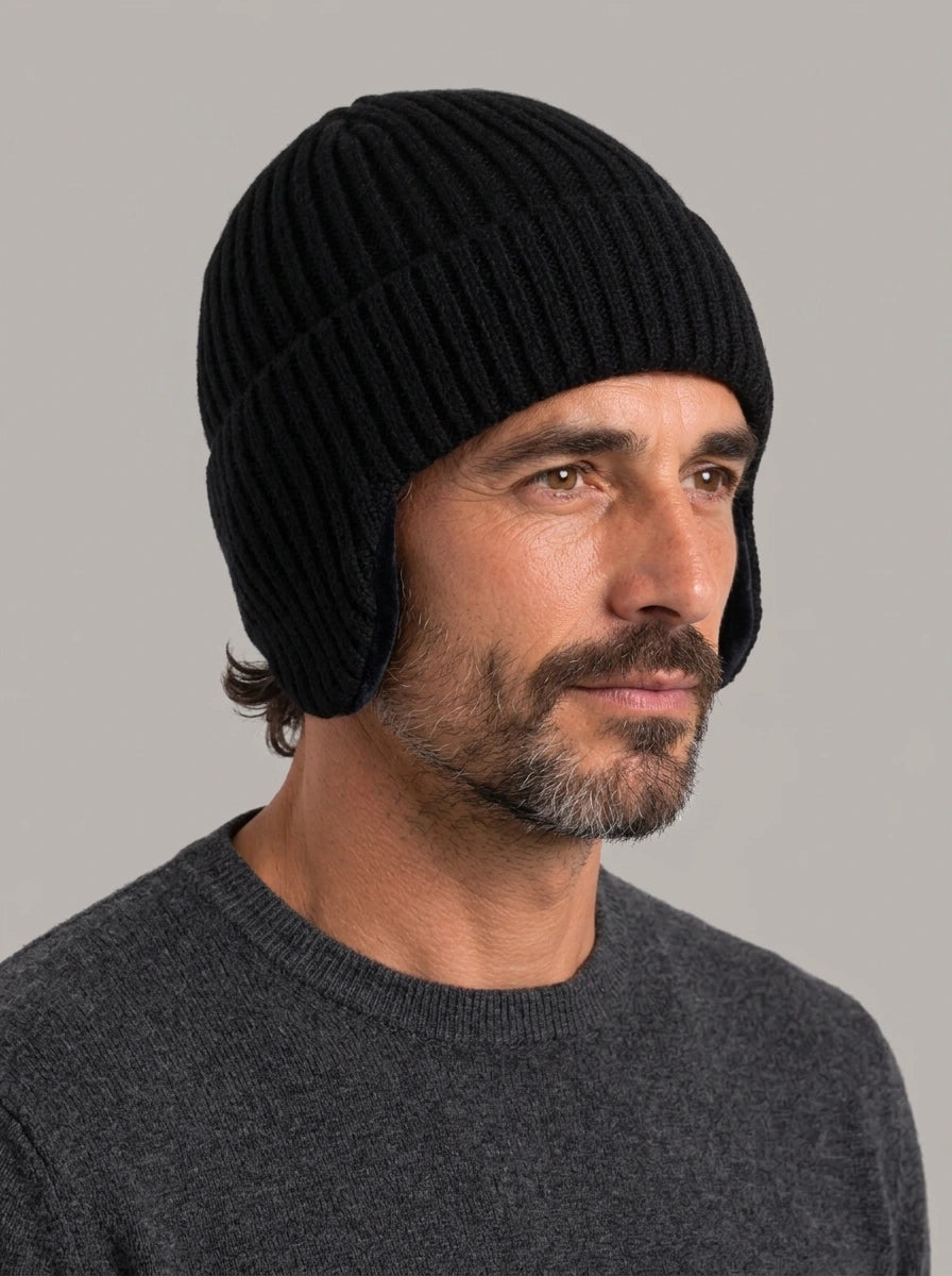 TITO - Gorro con orejeras puesto, vista de tres cuartos