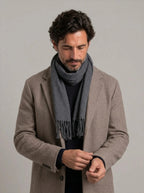 LEÓN - Bufanda puesta, de frente