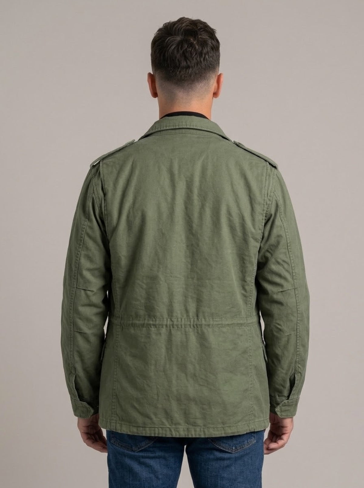 Chaqueta de campo Benjamín en verde militar, vista de espalda