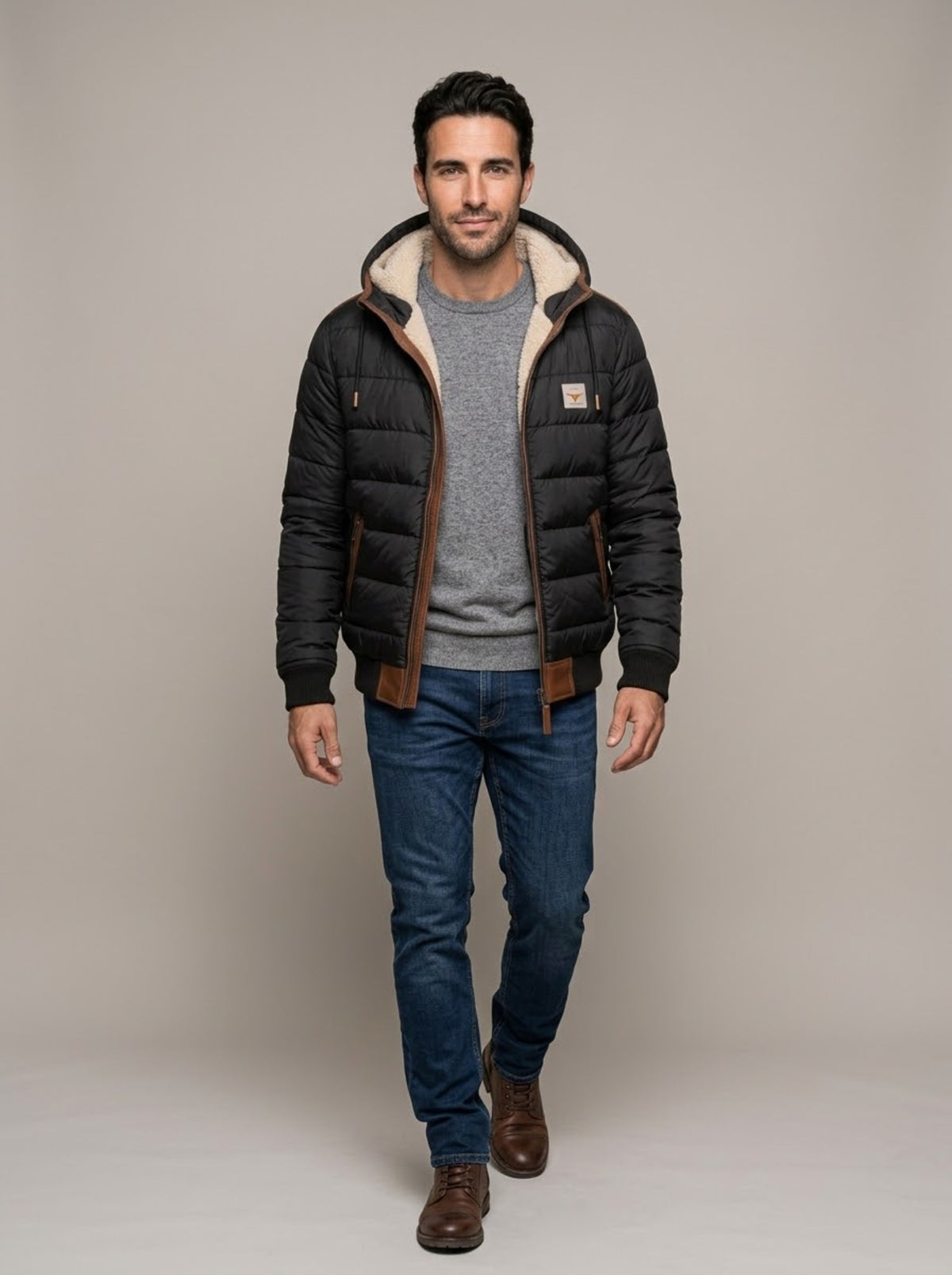 Look completo con la chaqueta acolchada JOSÉ ERNESTO, cuerpo entero
