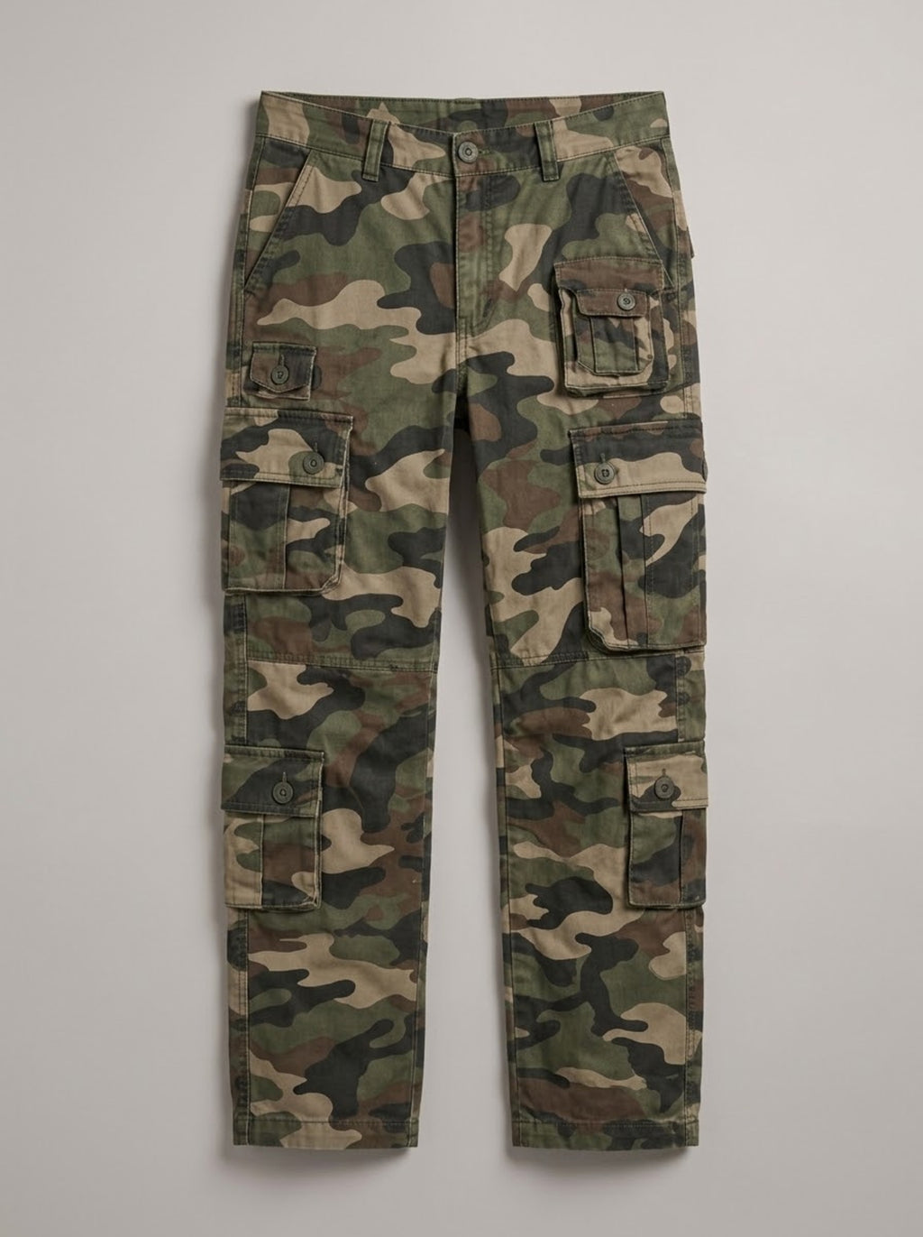 BERNARDO pantalón cargo camuflaje oscuro puesto