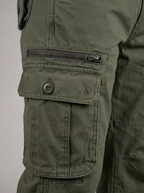 PASCUAL pantalón de seis bolsillos, detalle del bolsillo con botón