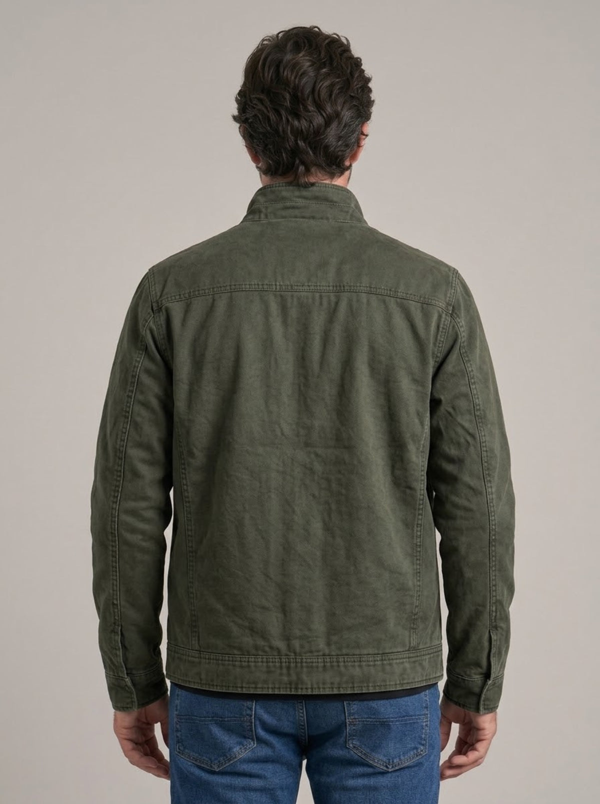 Chaqueta de campo Cristóbal en verde oliva, vista de espalda