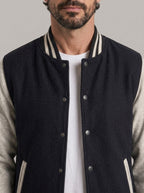 MARTÍN negro - detalle