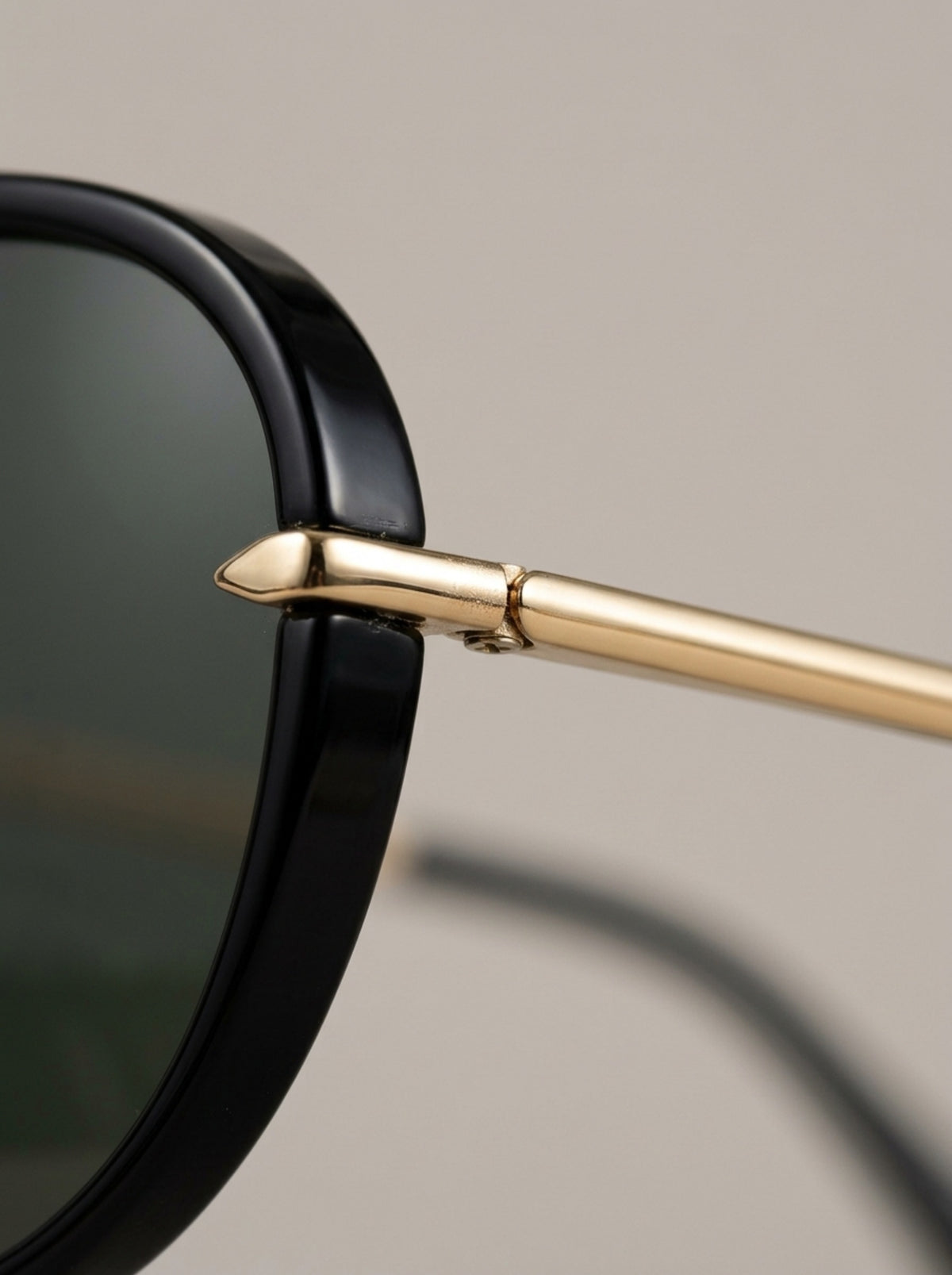 MARIO gafas detalle