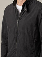 MIGUEL ENRIQUE chaqueta bomber clásica - detalle cuello