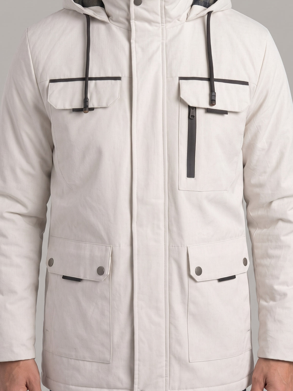 IAGO parka multibolsillos con capucha - detalle cuello y bolsillo