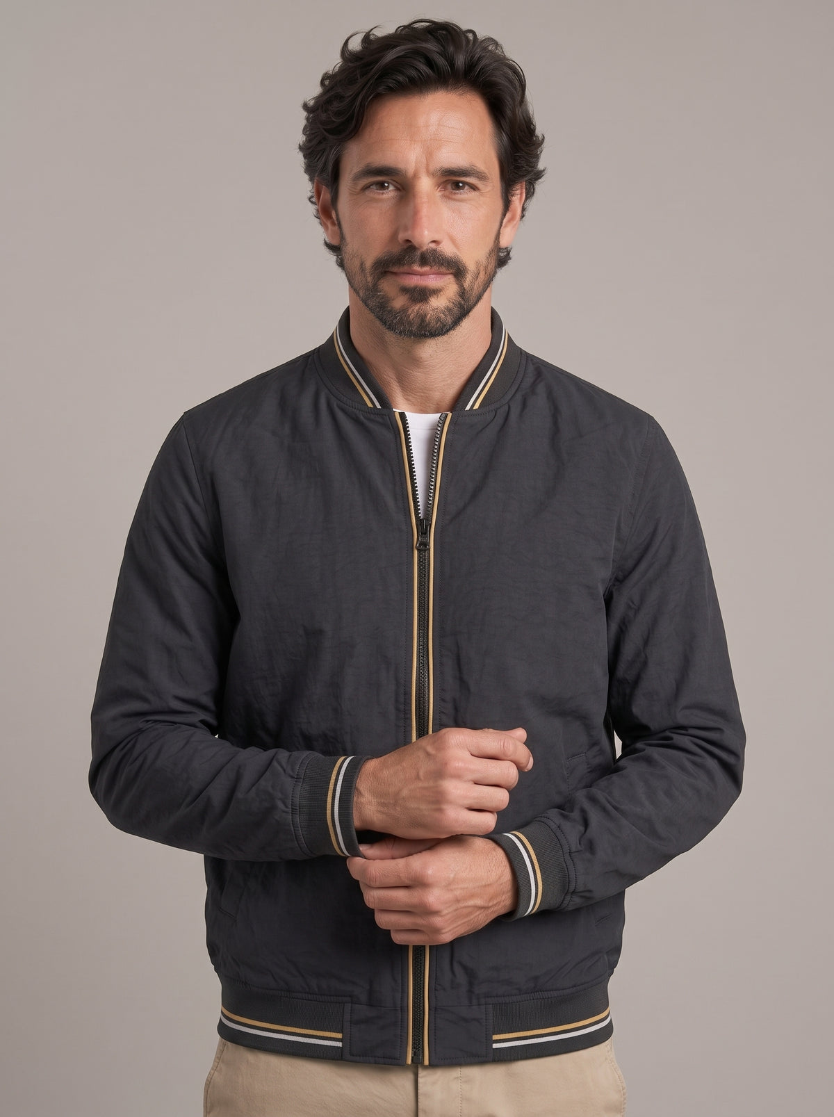 JOHN bomber ligera con ribetes - plano medio
