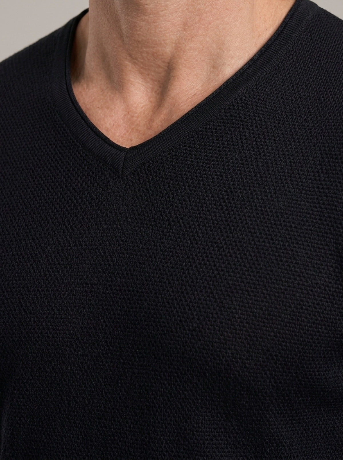 ENRIQUE - Camiseta cuello V™