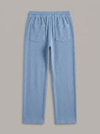 TOMÁS pantalón gofrado azul cielo espalda